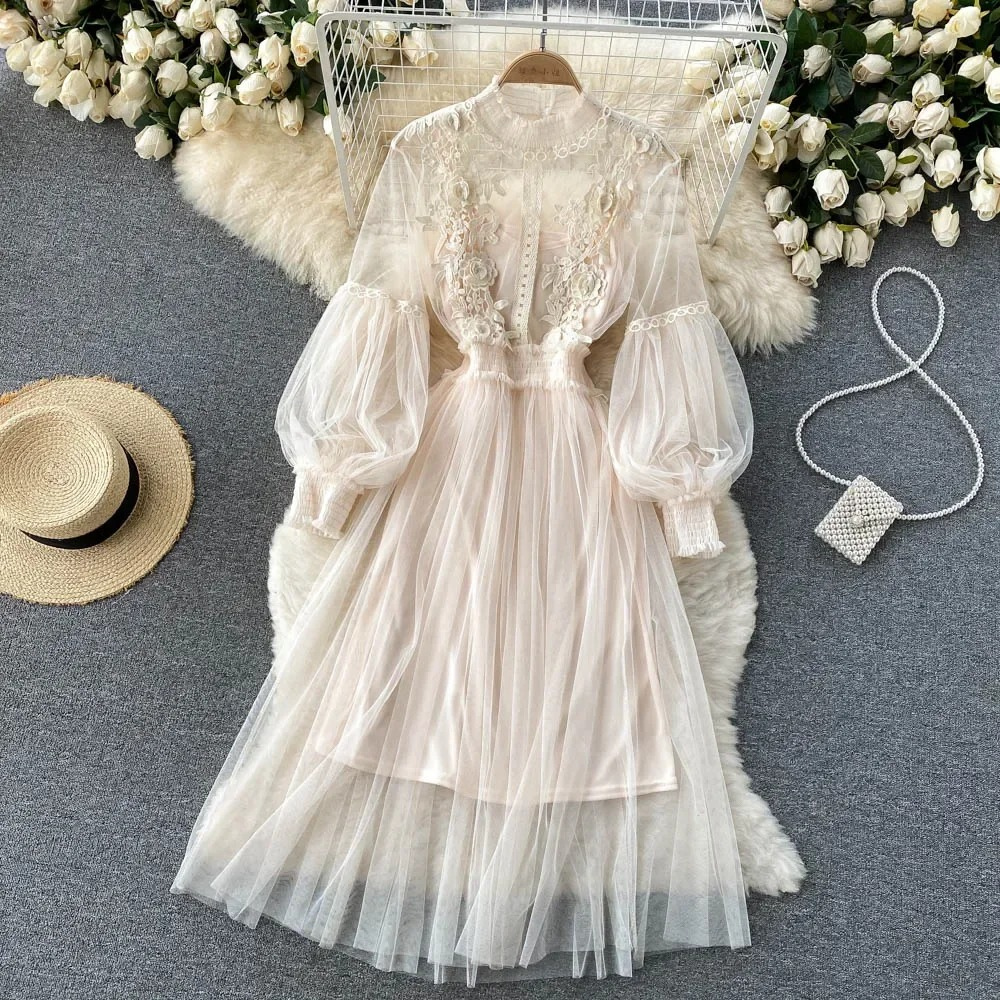 Echoarchiv | Florales Blumenkleid