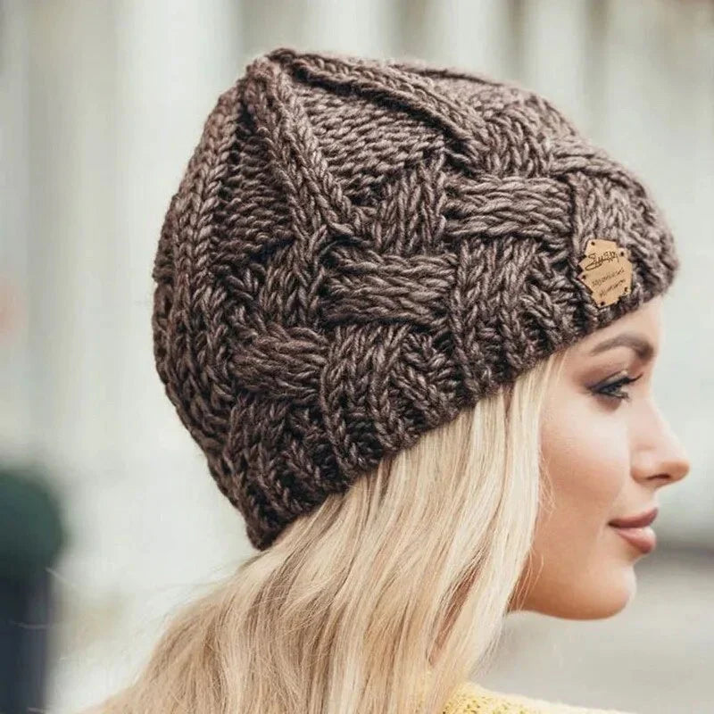 Damen Weiche Strickmütze mit Zopfmuster | Echoarchiv