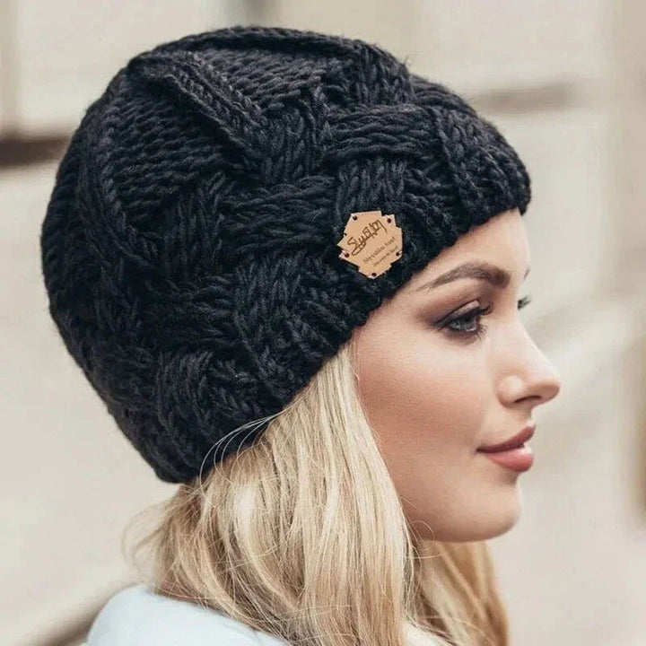 Damen Weiche Strickmütze mit Zopfmuster | Echoarchiv