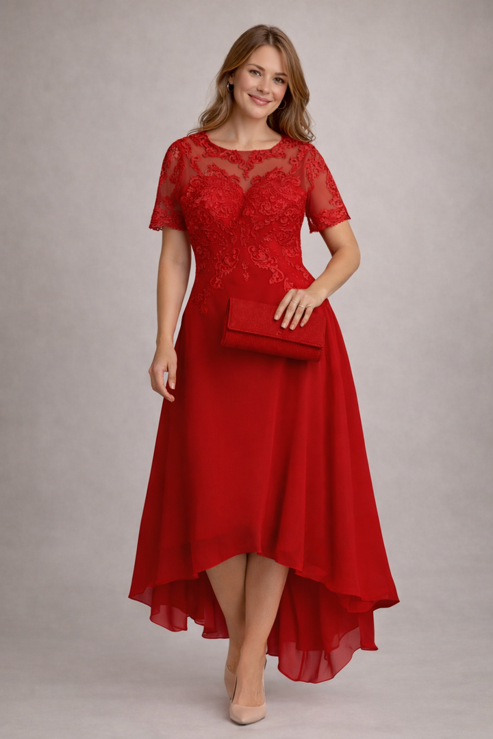 Echoarchiv Damen Abendkleid mit Spitze und kurzen Ärmeln
