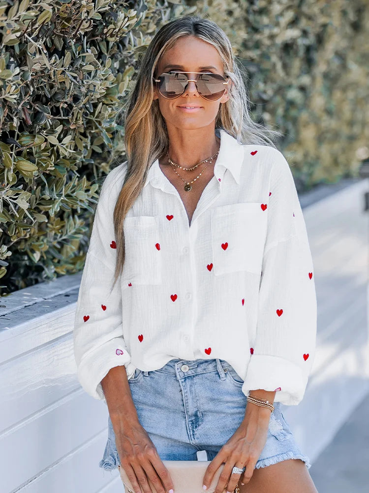 Echoarchiv | Lässige Frühlingsbluse mit Besticktem Herz für Damen