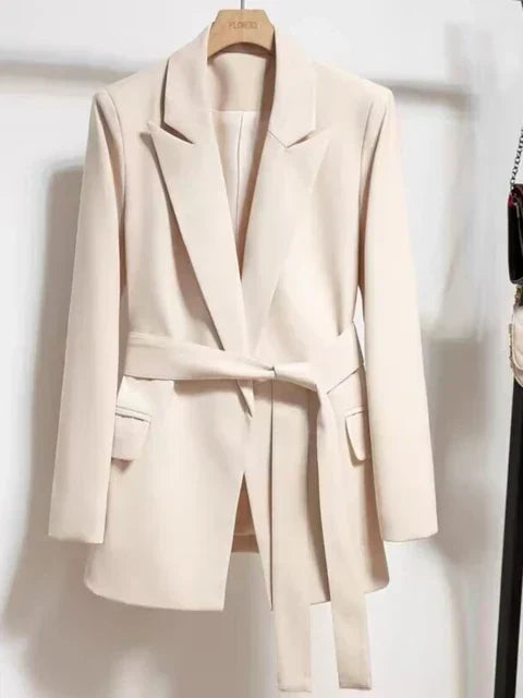 Blazer mit Taillengürtel und Taschen - Emilia – Valéne