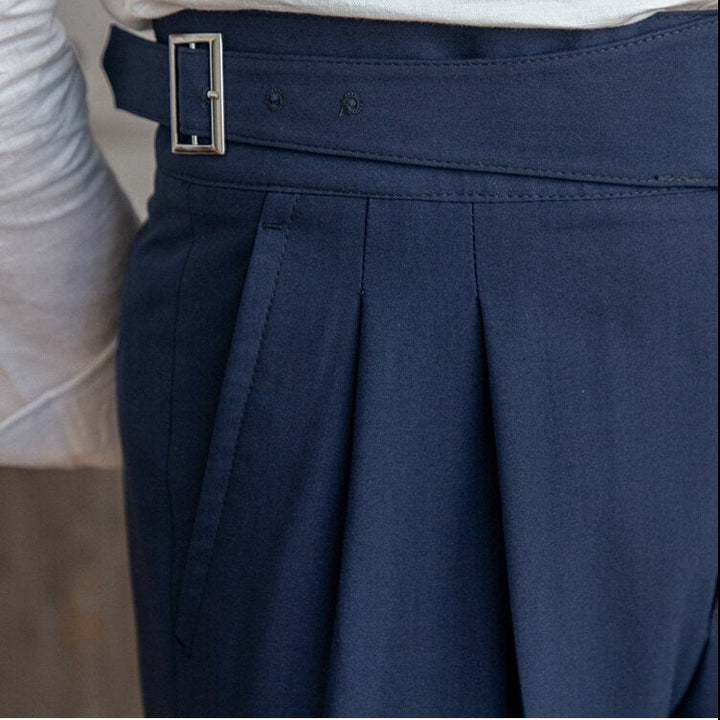 Echoarchiv Classic: Stilvolle Hose mit Schnalle