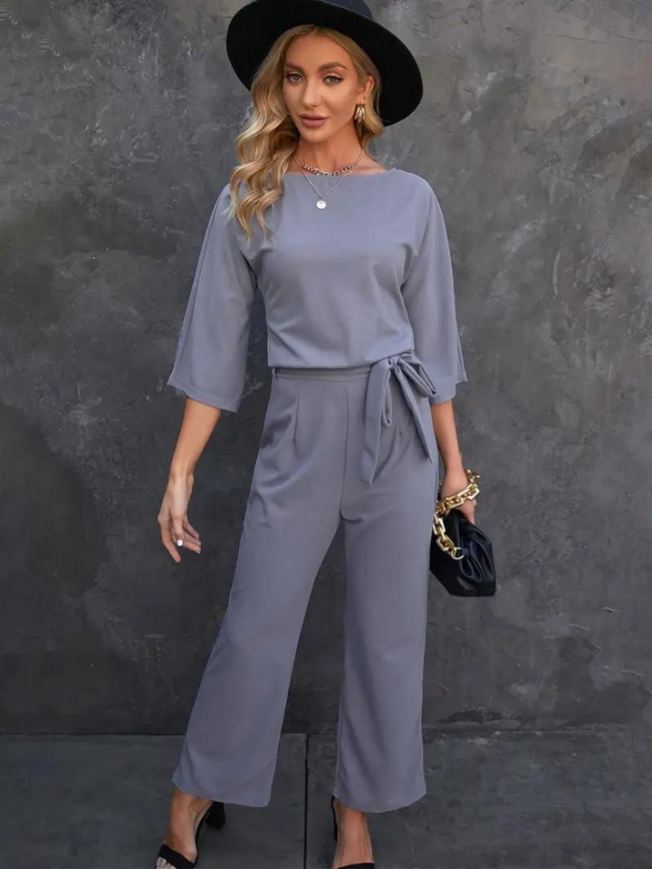 Echoarchiv | Stylischer Jumpsuit mit Gürtel