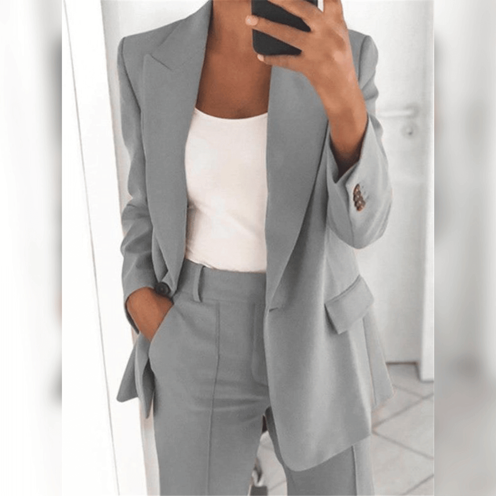 Echoarchiv | Eleganter Anzug für Frauen