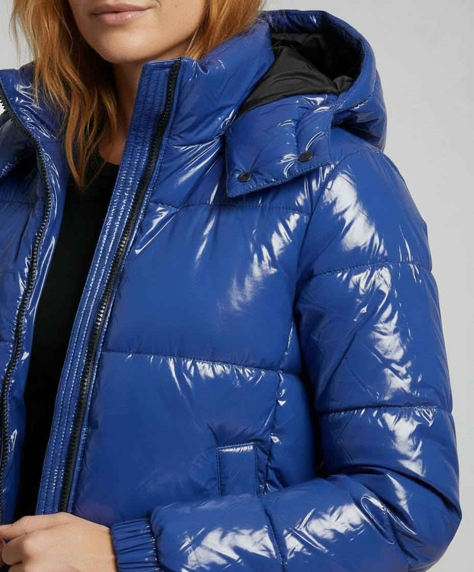 Hochglänzende Damen Steppjacke | Echoarchiv