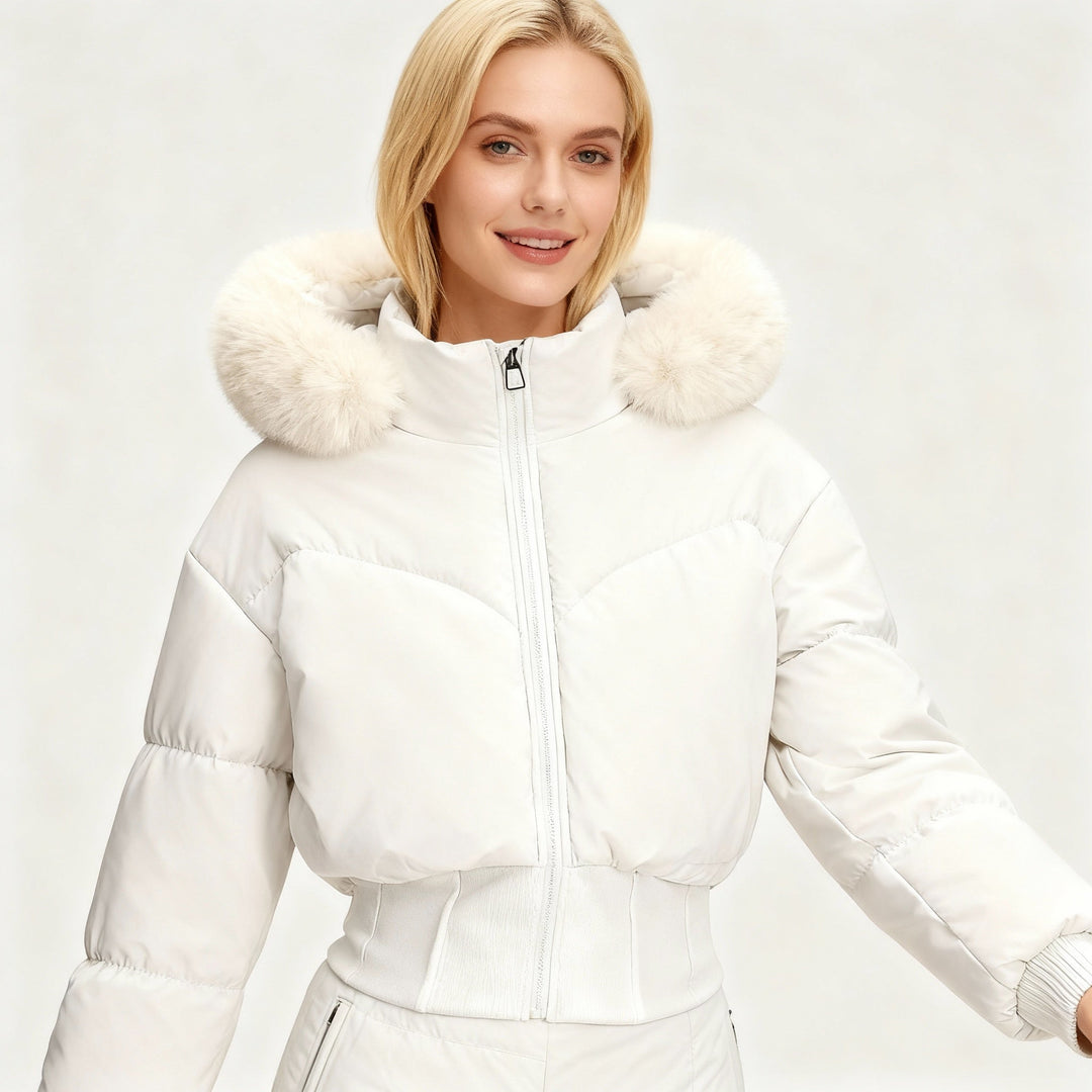 Damen cropped Daunenjacke mit abnehmbarer Kapuze und Kunstfellbesatz – Célinea