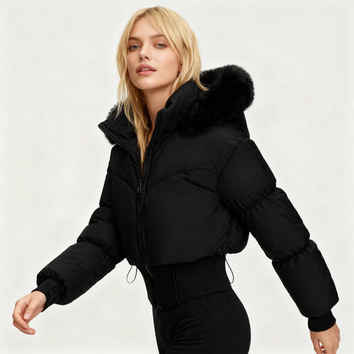 Damen cropped Daunenjacke mit abnehmbarer Kapuze und Kunstfellbesatz – Célinea