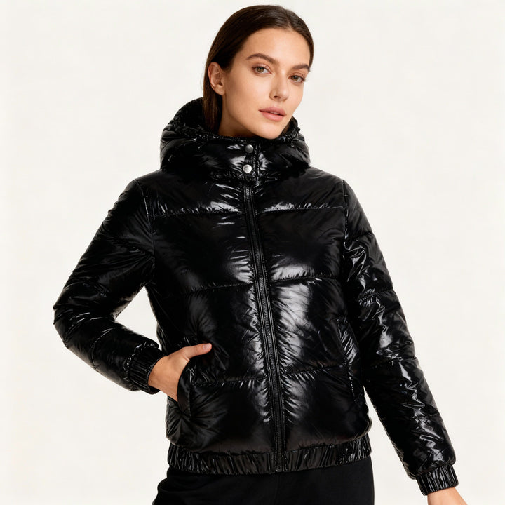 Damen glänzende Winterjacke mit Kapuze – Wasserabweisend & Wärmeisoliert – Avérine
