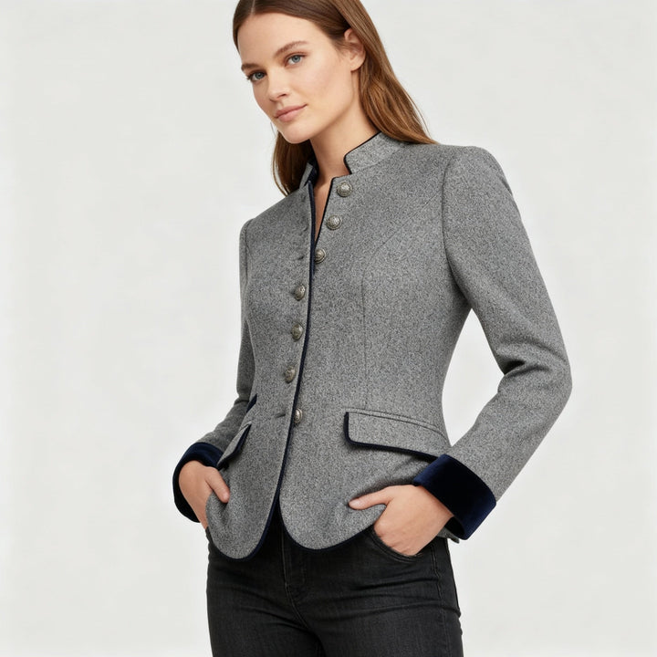 Damen Kurzjacke mit Mehrknopfleiste und Farbakzenten | Echoarchiv