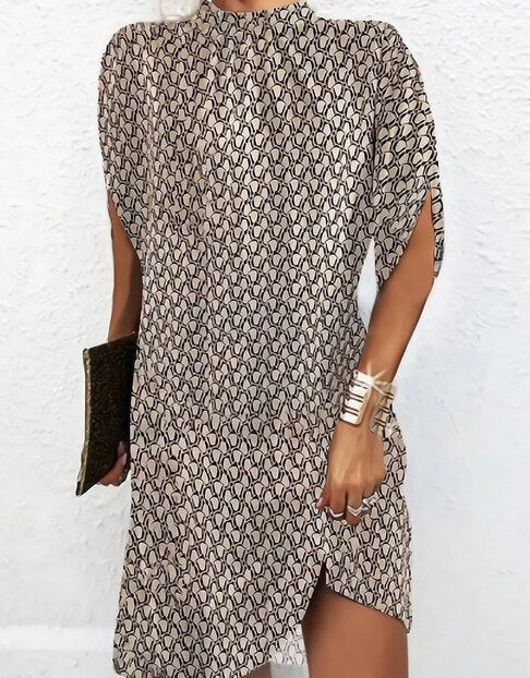 Echoarchiv | Modekleid mit Fledermausärmeln