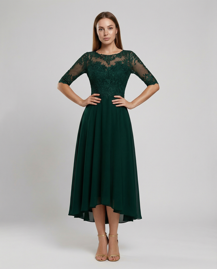 Festliches Maxikleid mit Spitzenbesatz für Damen | Echoarchiv