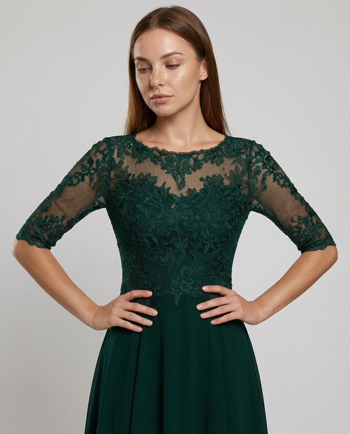 Festliches Maxikleid mit Spitzenbesatz für Damen | Echoarchiv
