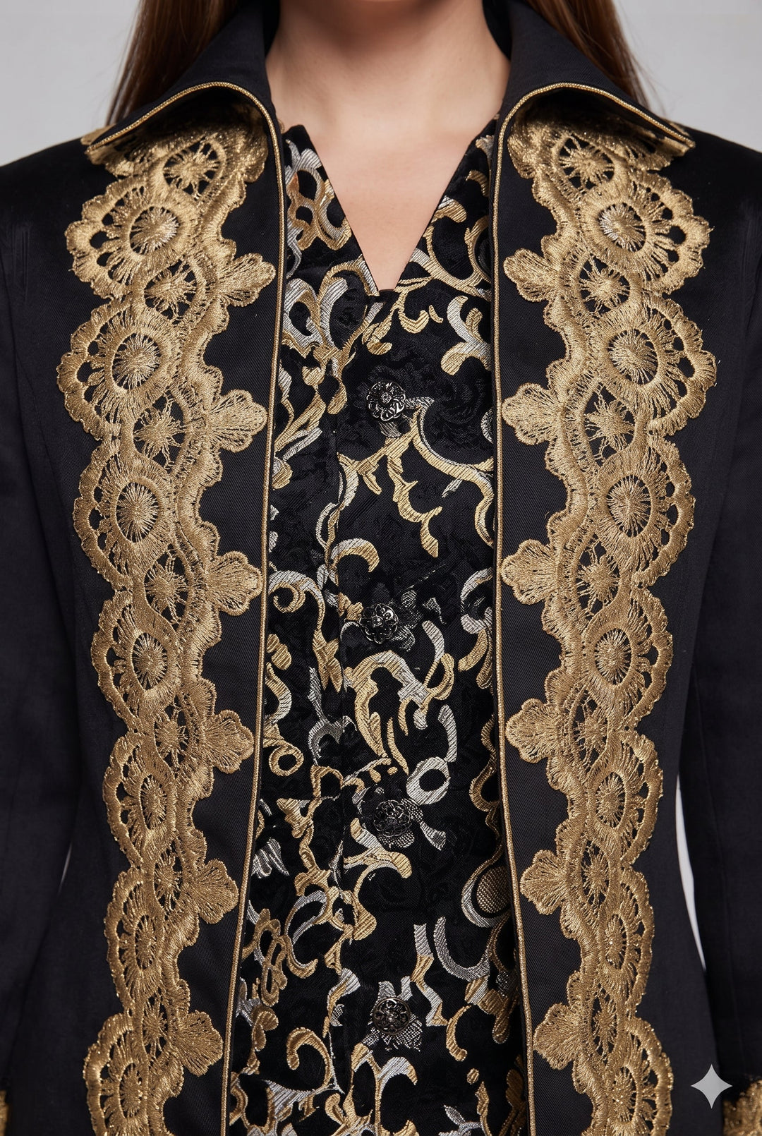 Damen elegante Frack mit feiner goldener Stickerei und asymmetrischem Saum Echo Archiv
