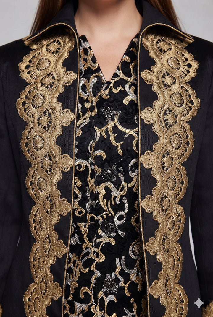 Damen elegante Frack mit feiner goldener Stickerei und asymmetrischem Saum Echo Archiv