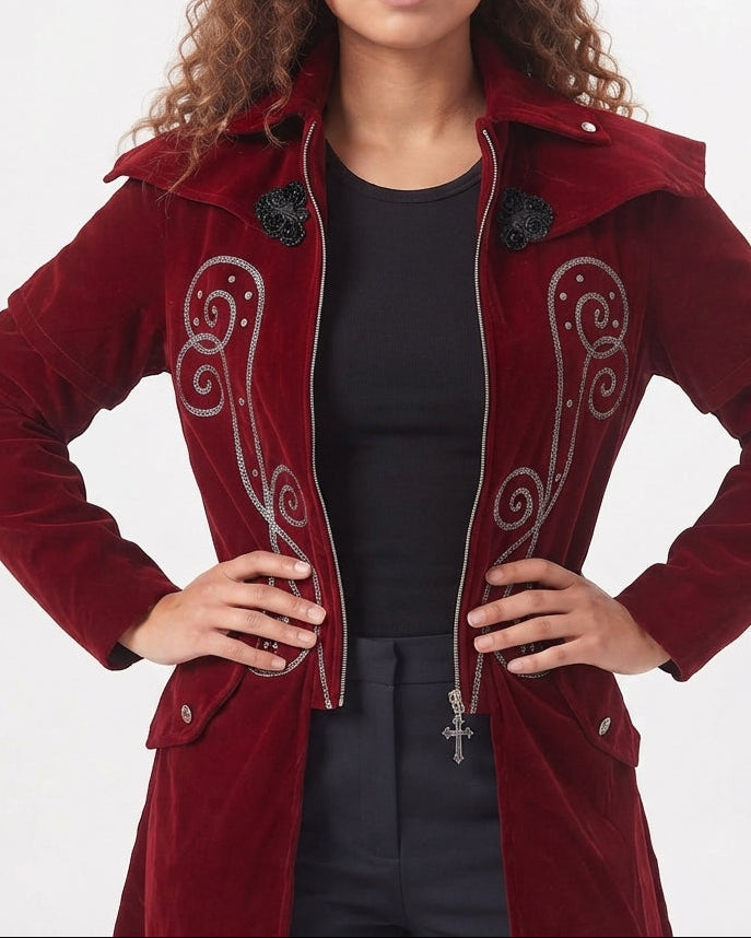 Damen Eleganter Velours-Mantel mit kunstvollen Verzierungen Echo Archiv