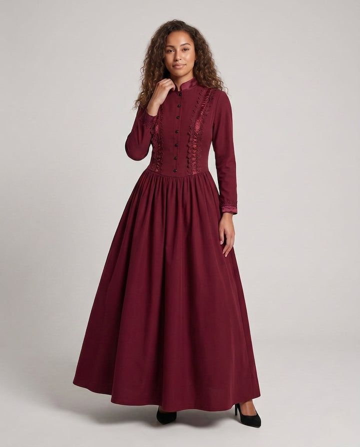 Damen Elegantes historisches Kleid mit detaillierter Blumenstickerei – Élara