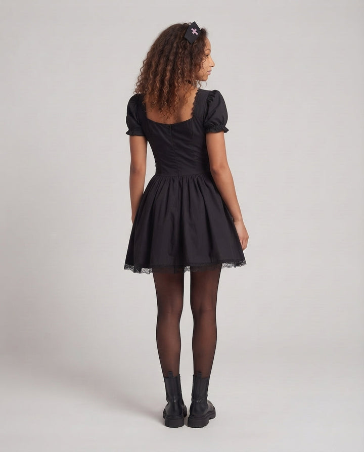 Damen verspieltes Corsagenkleid mit Rüschendetails Echo Archiv