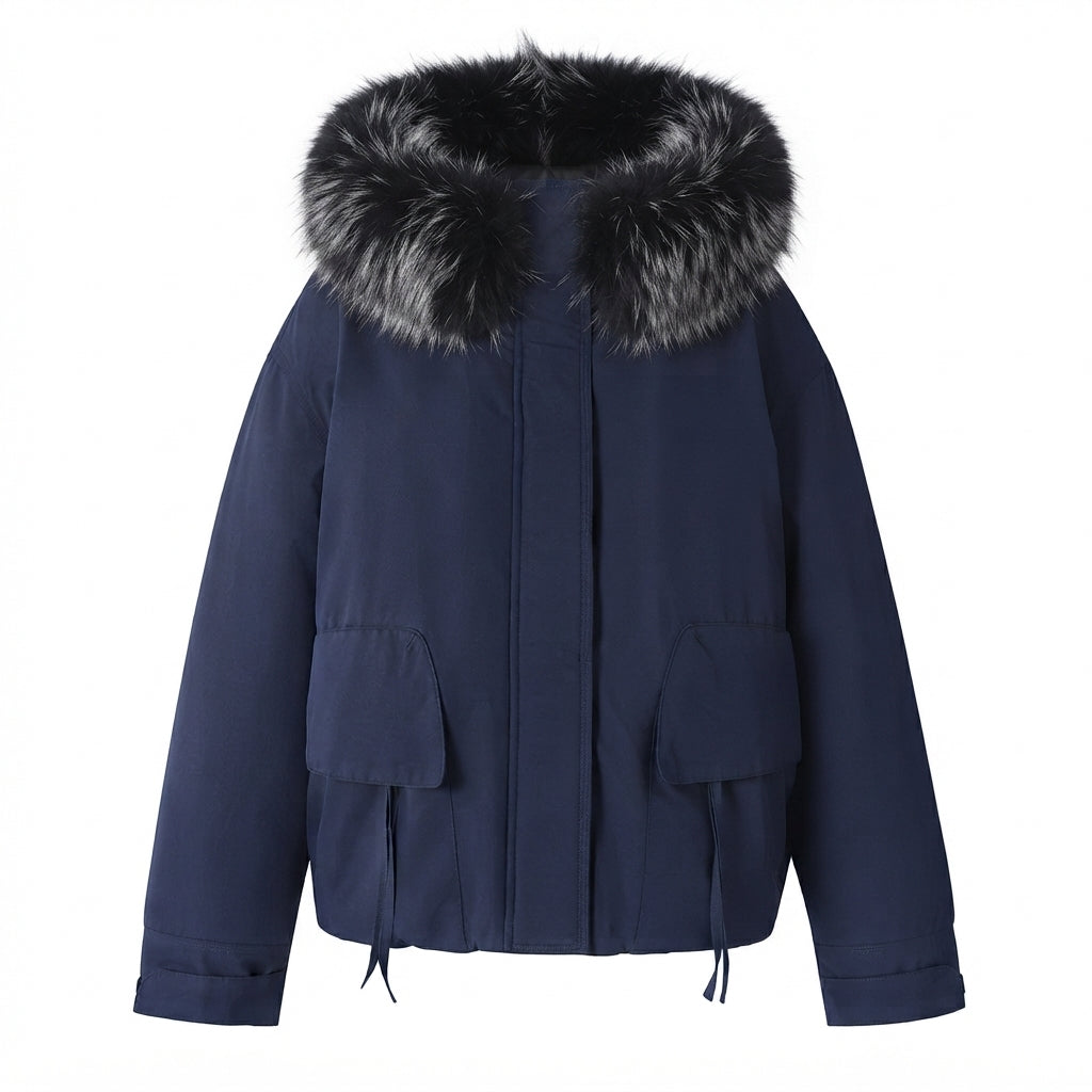 Damen kurze Isolationsjacke im boxy Schnitt mit voluminösem Kunstfellbesatz und funktionalen Klappentaschen