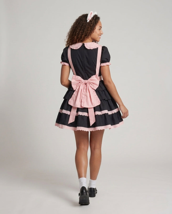 Damen verspieltes Schürzenkleid mit Herzdetails und Rüschenelementen Echo Archiv