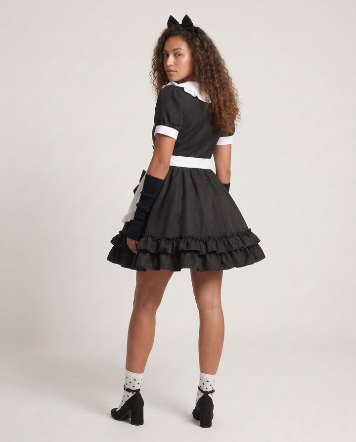 Damen verspieltes Rüschenkleid mit Schleifen und Kapuze Echo Archiv