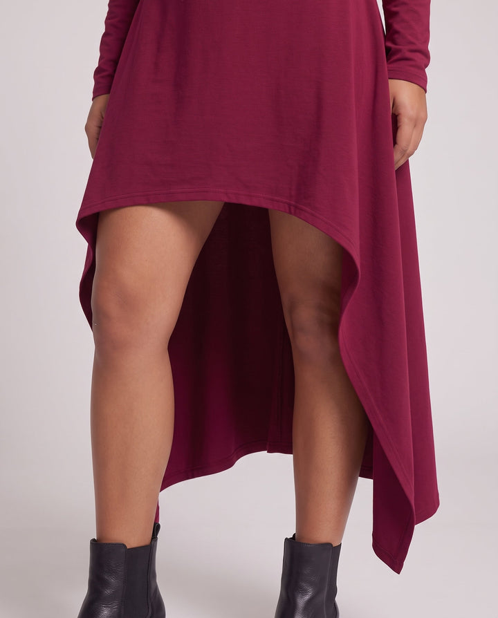 Damen Kapuzenkleid mit asymmetrischem Schnitt und eleganter Passform Echo Archiv