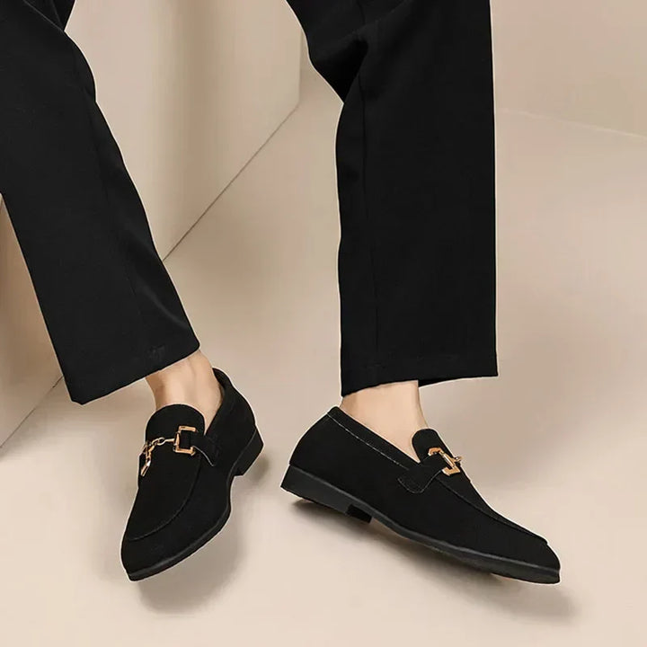 Loafer mit Metallschnalle