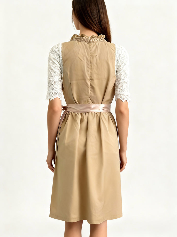 Echoarchiv | Tracht für Damen mit Schürze und Bluse