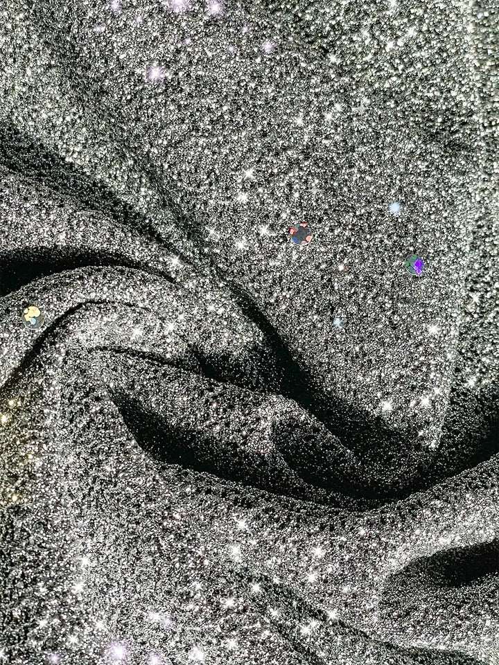 Glitzerndes Damen Paillettenkleid mit Langen Ärmeln für Party & Events | Echoarchiv
