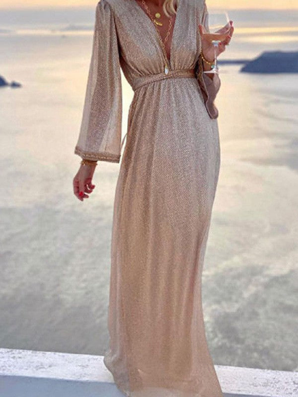 langes Kleid mit glänzenden Pailletten, elegante Champagner-Hochzeitszeremonie – Élara
