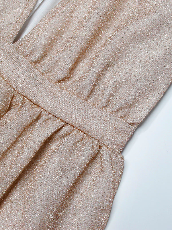 langes Kleid mit glänzenden Pailletten, elegante Champagner-Hochzeitszeremonie – Élara