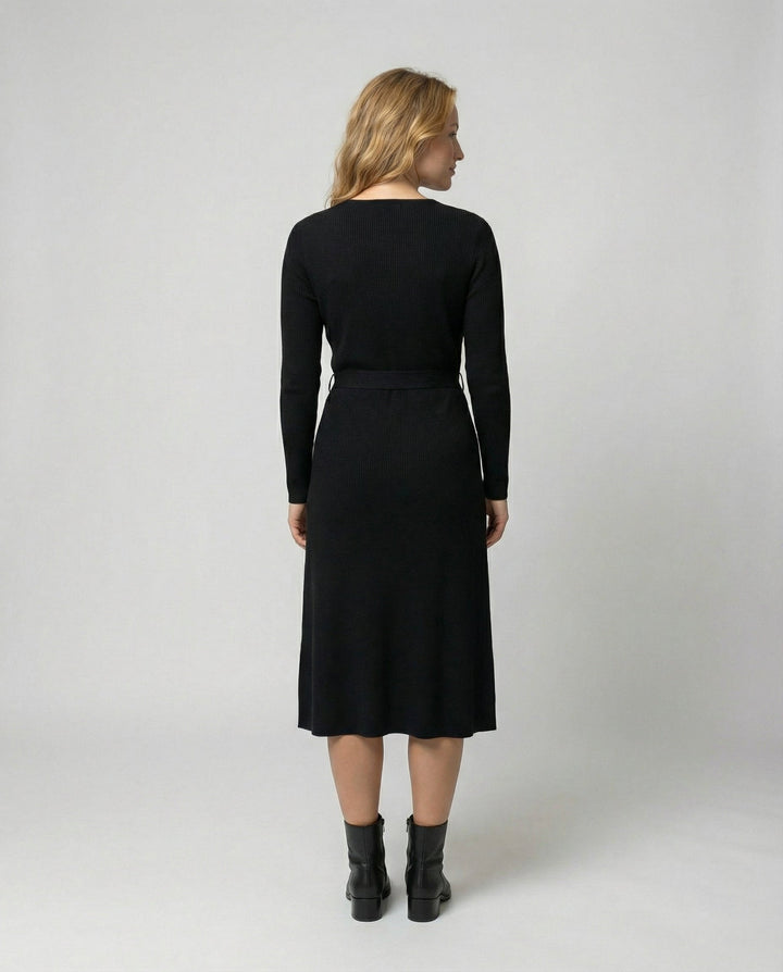 Elegantes Damen Wickelkleid mit Langen Ärmeln und Taillenkordelung | Echoarchiv