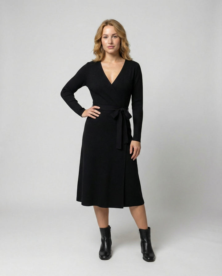 Elegantes Damen Wickelkleid mit Langen Ärmeln und Taillenkordelung | Echoarchiv