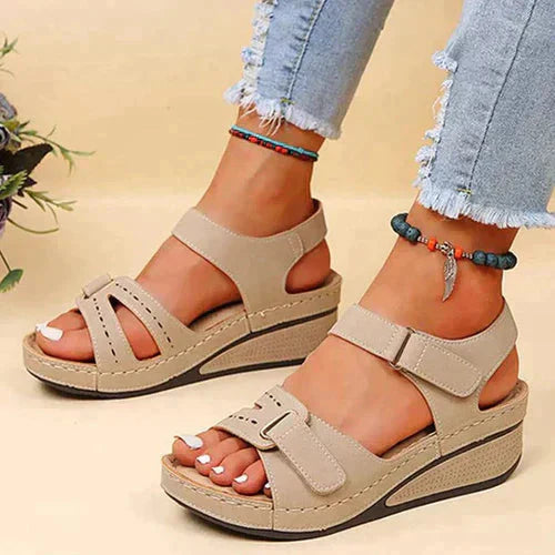 Echoarchiv | Hochhackige Sandalen für Damen