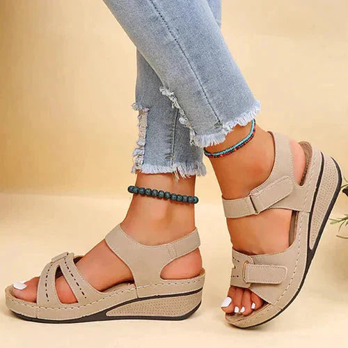 Echoarchiv | Hochhackige Sandalen für Damen