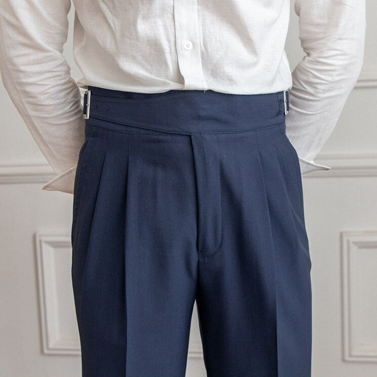 Echoarchiv Classic: Stilvolle Hose mit Schnalle