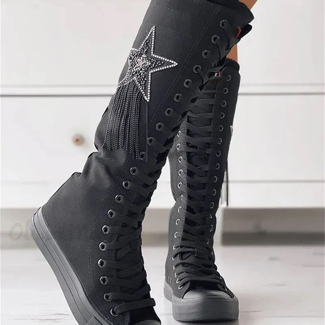Schnürstiefel mit Quasten Echoarchiv