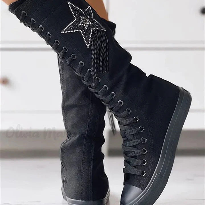 Schnürstiefel mit Quasten Echoarchiv