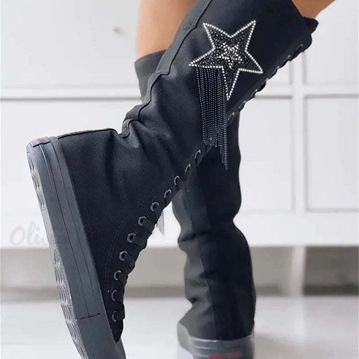 Schnürstiefel mit Quasten Echoarchiv