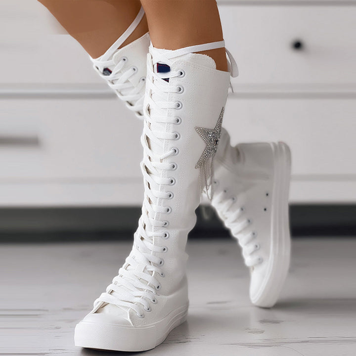 Schnürstiefel mit Quasten Echoarchiv