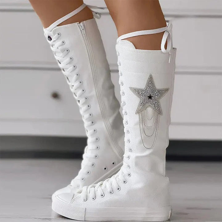 Schnürstiefel mit Quasten Echoarchiv