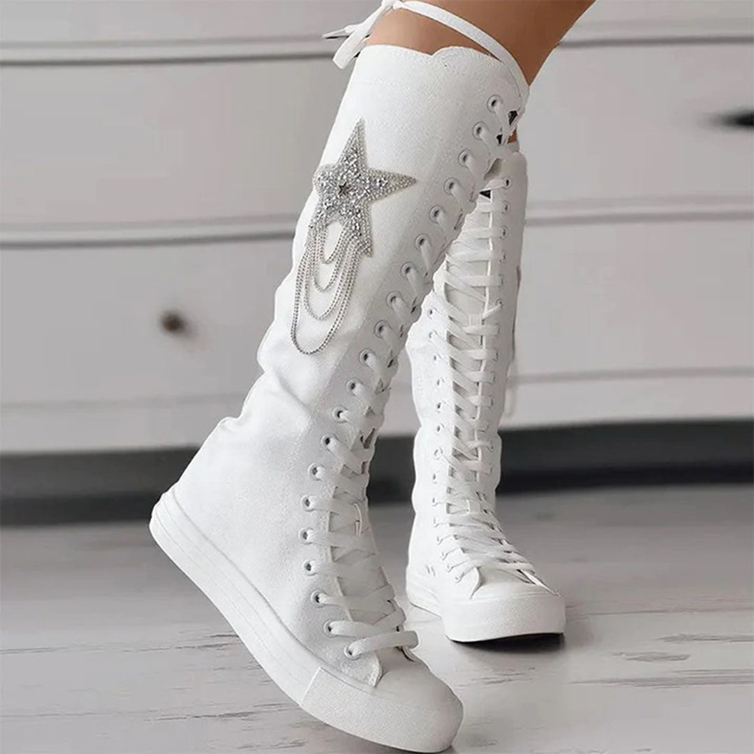 Schnürstiefel mit Quasten Echoarchiv