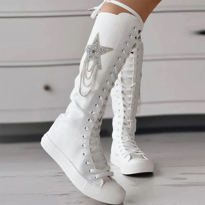 Schnürstiefel mit Quasten Echoarchiv
