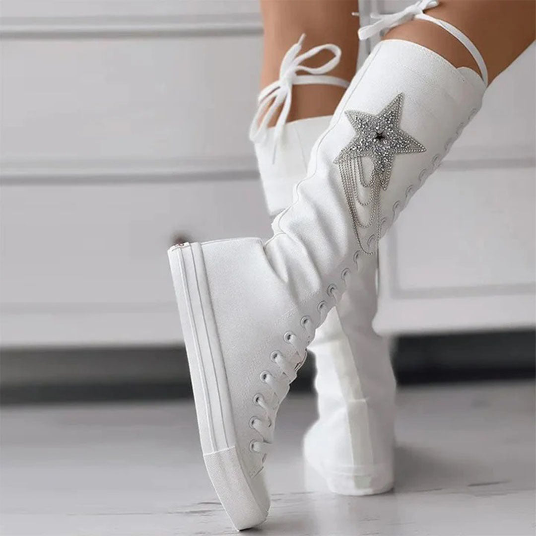 Schnürstiefel mit Quasten Echoarchiv