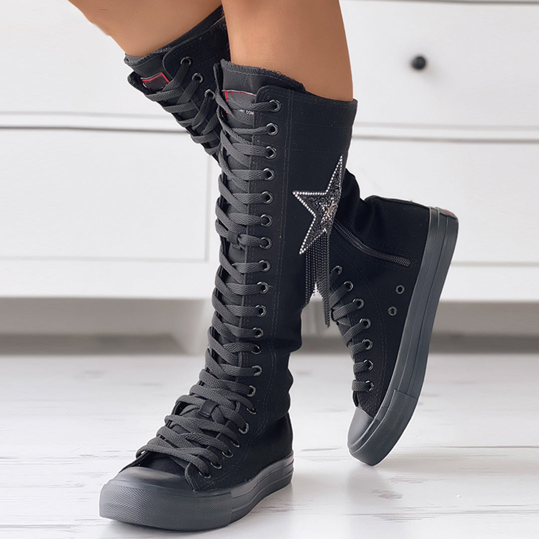 Schnürstiefel mit Quasten Echoarchiv