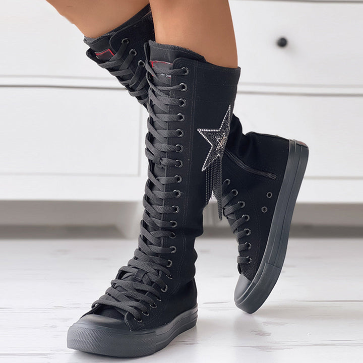 Schnürstiefel mit Quasten Echoarchiv