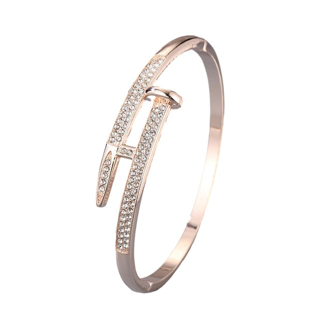 Modernes Armband mit Kristallverzierungen – Avelisse