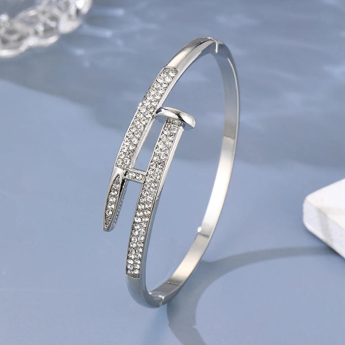 Modernes Armband mit Kristallverzierungen – Avelisse