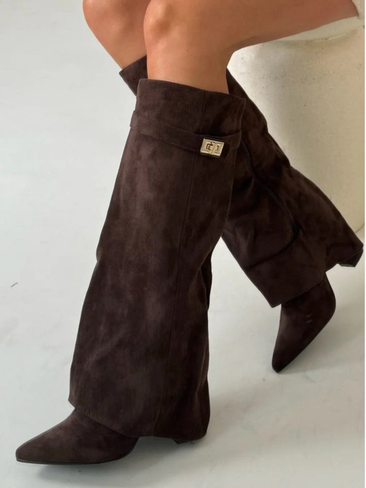 Knielange Stiefel - Wildlederstiefel mit spitzem Zeh und Absatz für Damen Echoarchiv