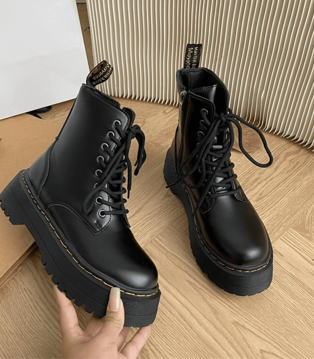 Lederstiefel - Schnürschuhe - Schwarz - Chunky Stiefel - Damenstiefel Echoarchiv